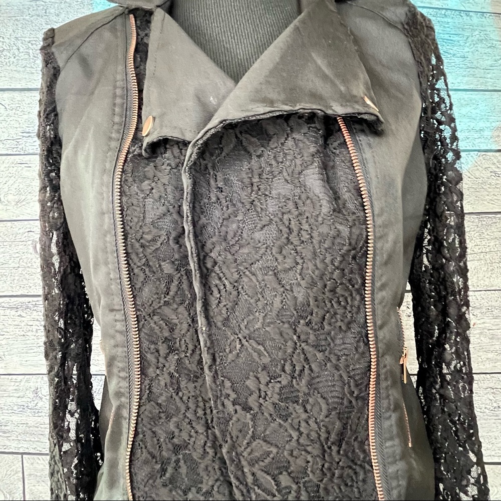 Red Snap Rocker Jacket Size Large Lace Sleeves - Picture 12 of 13